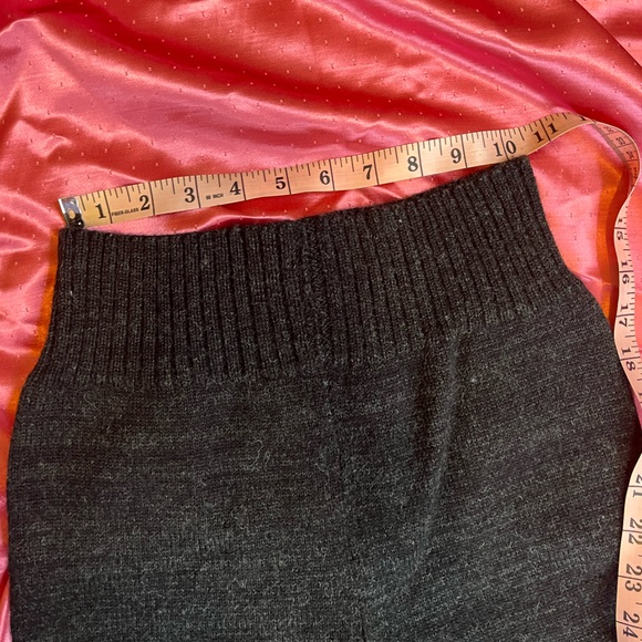 Gorgeous 100% wool Pants - Picture 2 of 6